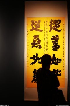 “革命战士”安正中艺术展在京开展 百余件作品展现西北风物军人风采