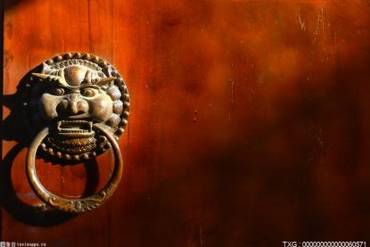 京城胡同里的门钹大量保留着 保持着仪式感的存在