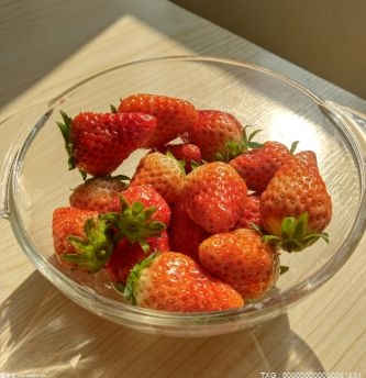 进一步提升草莓种植技术 实现增产增效带动农户增收