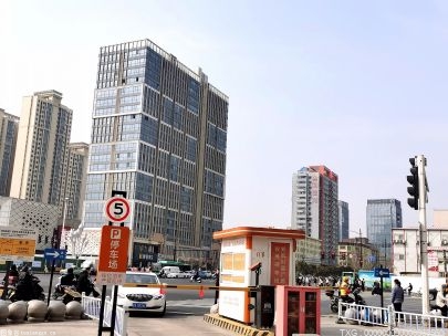 “共享泊位”破解停车难 11月底前南京近3万个车位可“共享”